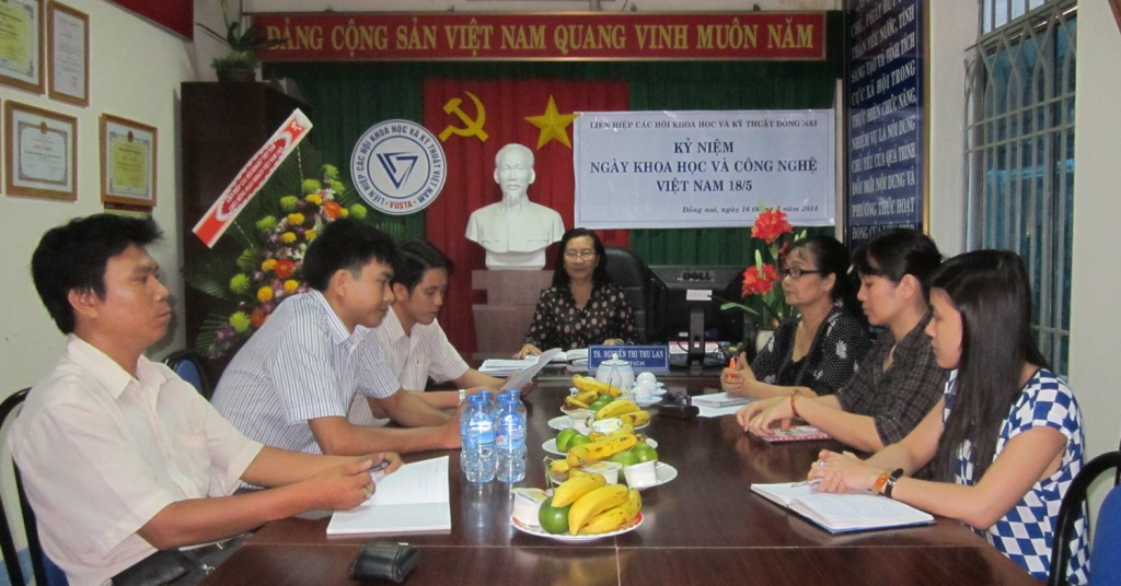 ky niem ngay khoa hoc va cong nghe [Desktop Resolution].jpg